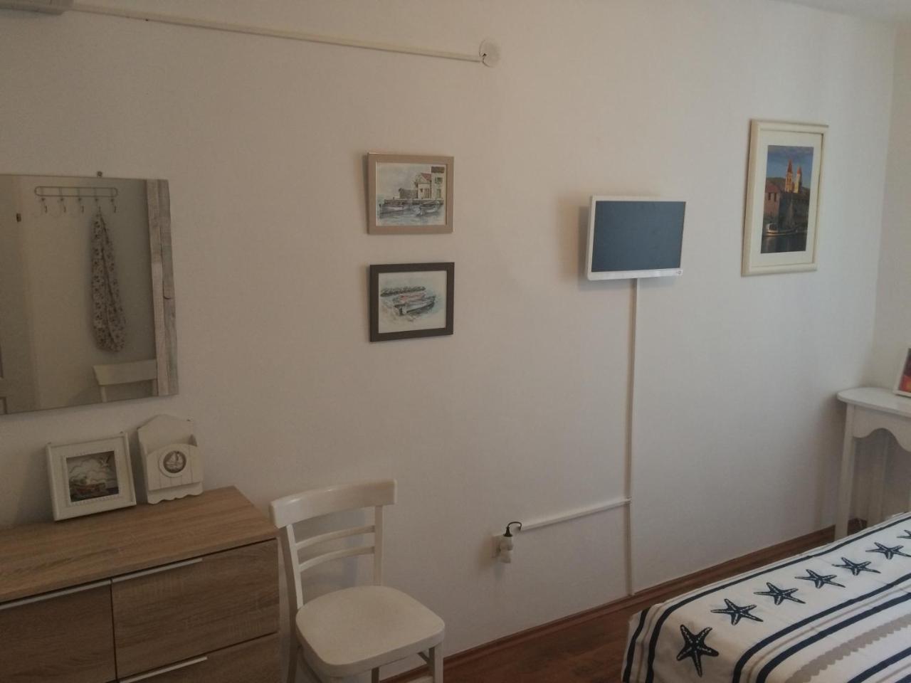 Family House In The Old Center Apartment เซรส ภายนอก รูปภาพ